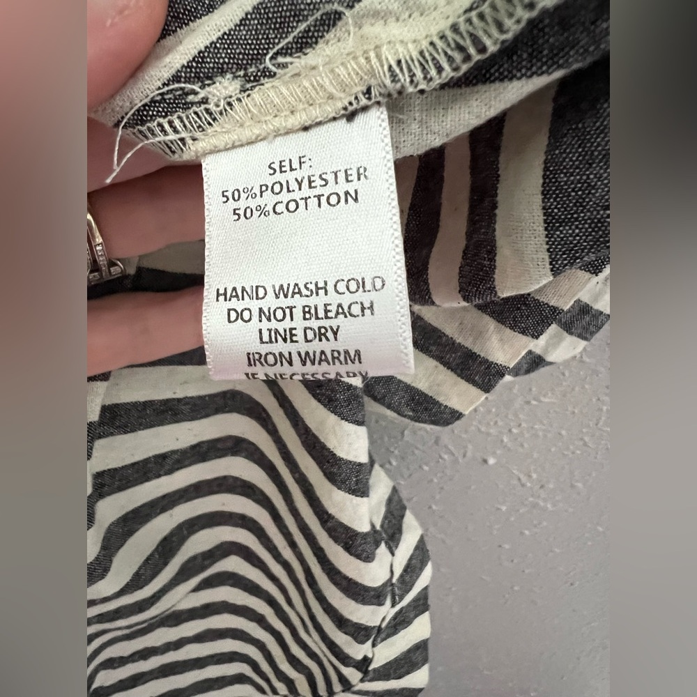 Striped Button Down Detailed Dress Size Small New - Picture 6 of 7